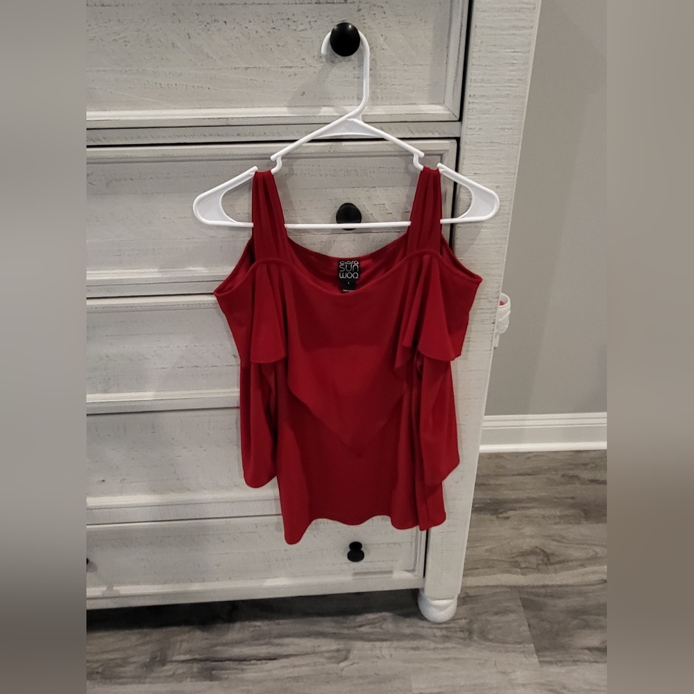 Clara Sun Woo Red Cold-Shoulder Ruffle Camisole